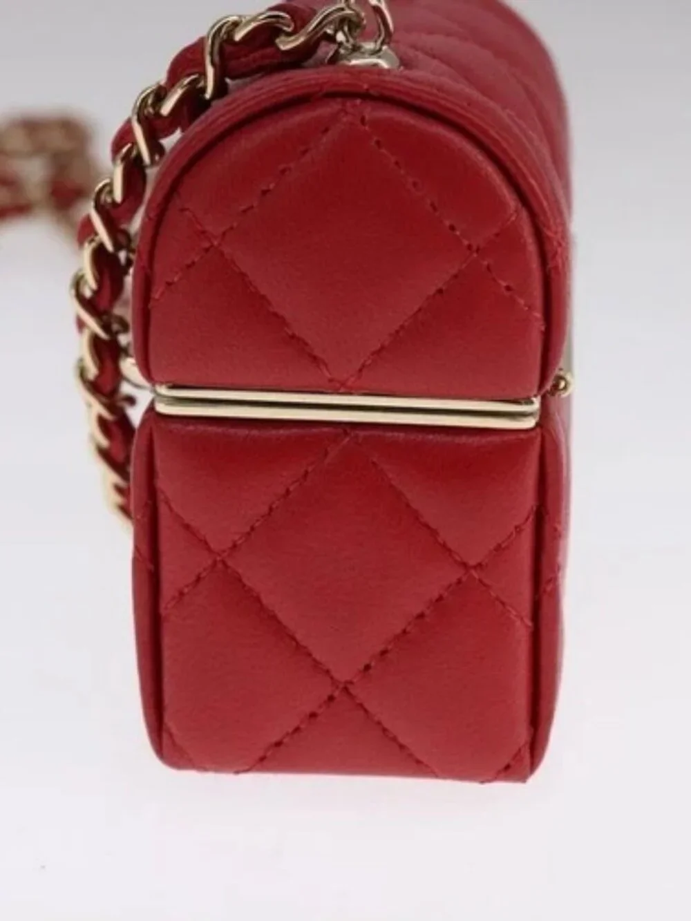 CHANEL Small Box Matelasse Chain Pouch Lamb Skin Red CC Auth 108916AV